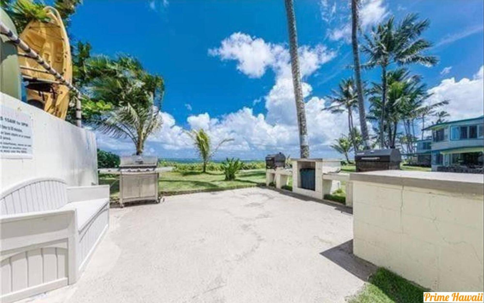 Holiday home Amazing Beachfront Condo By Pool *