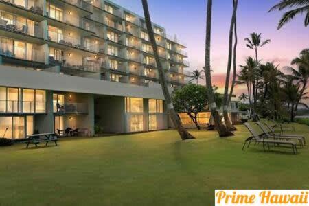 Amazing Beachfront Condo By Pool Holiday home Hau'ula